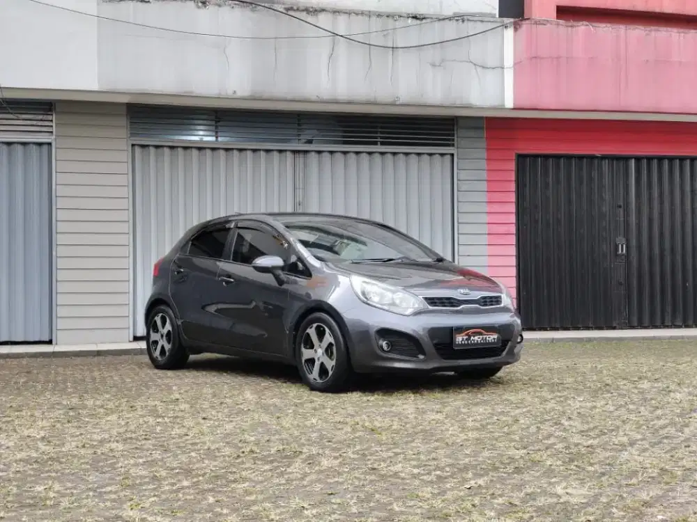 Dp.15jt KIA Rio SE AT 2013