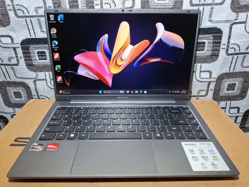 Laptop Axiop Hype 7 Amd X7-2 Ryzen 7 ram 8gb ssd 512gb keyboard nyala