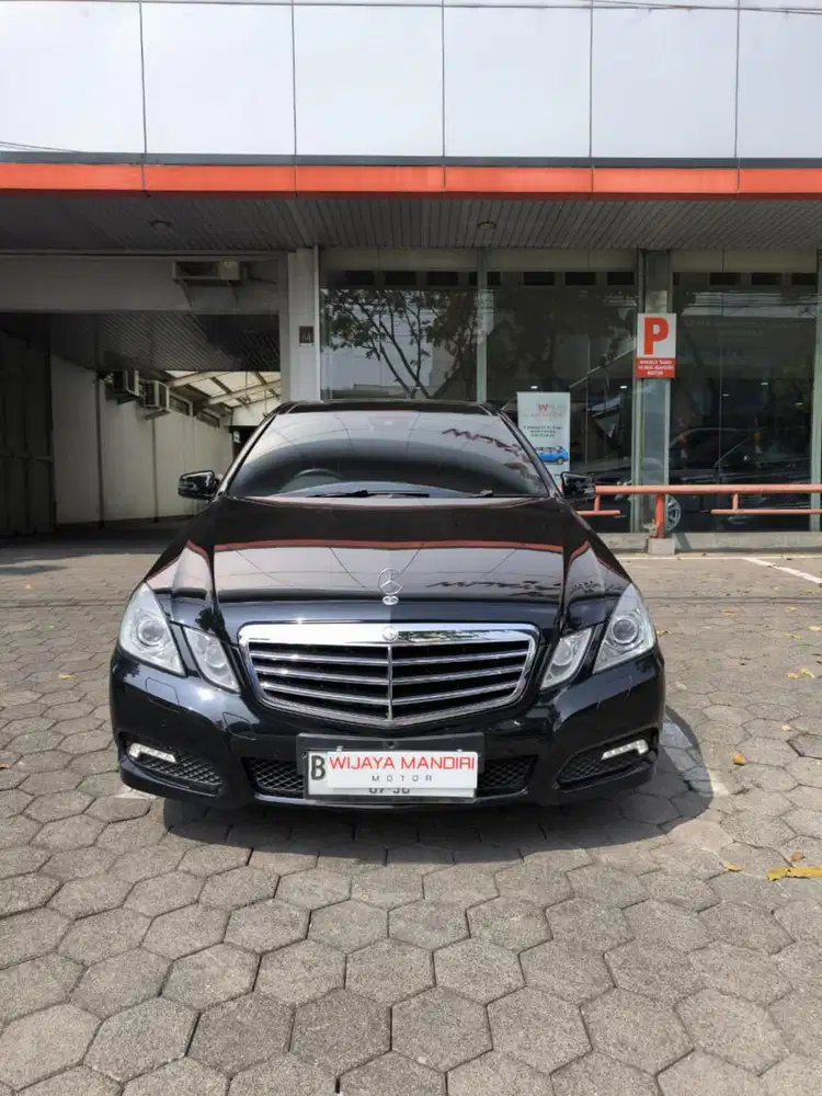 MERCEDES BENZ E300 AVANTGARDE A/T 2010