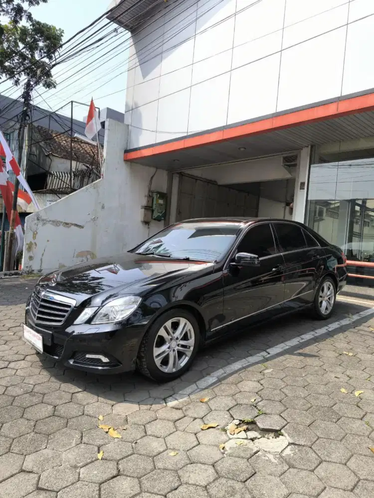 MERCEDES BENZ E300 AVANTGARDE A/T 2010
