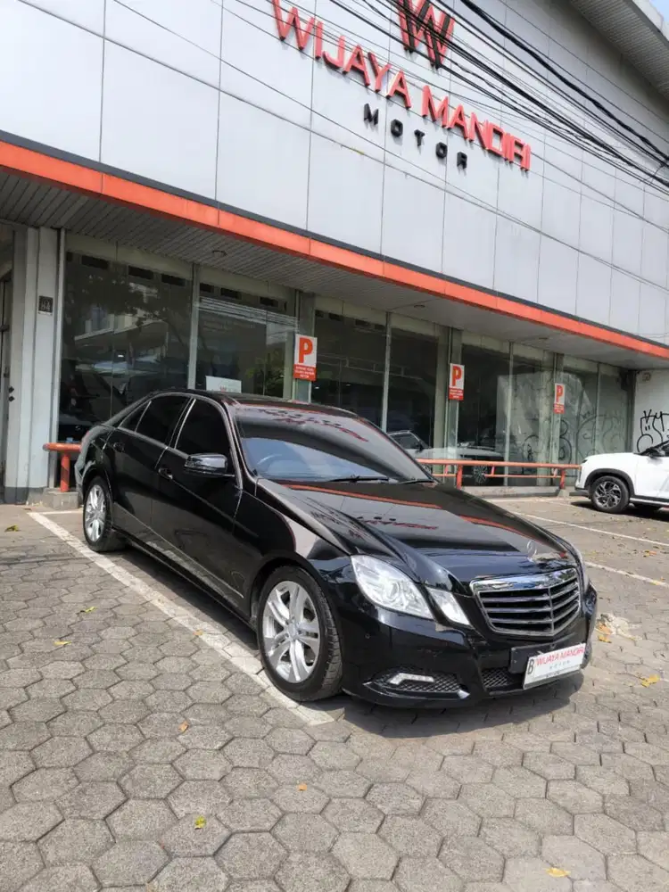 MERCEDES BENZ E300 AVANTGARDE A/T 2010