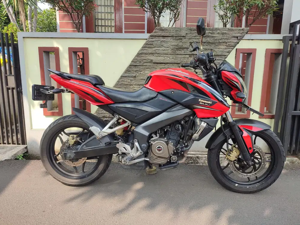 NS 200 / NS200 TAHUN 2014 CAKEUP