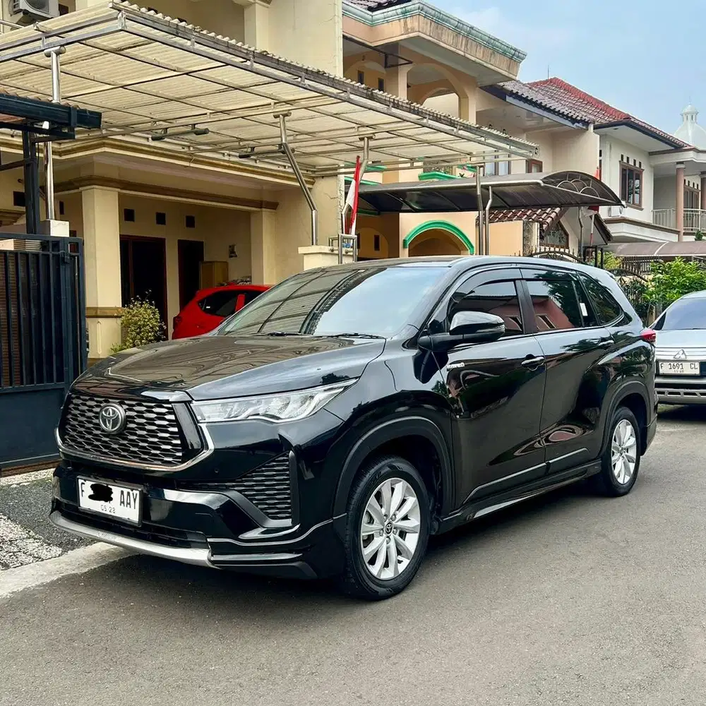 Innova Zenix V Hybrid 2023 Modelista