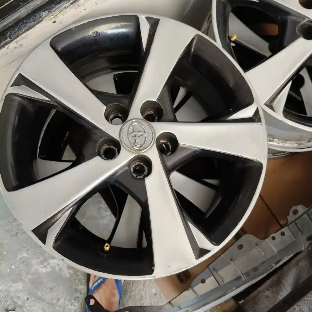 Velg OEM Corolla Altis R16
