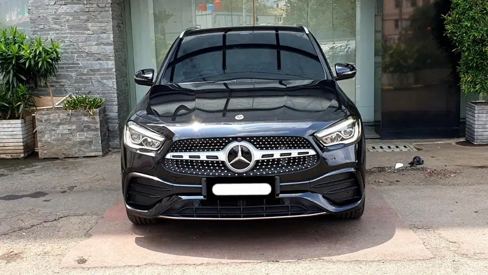 Km 16rb mercedes benz mercy gla200 amg line 2022 hitam