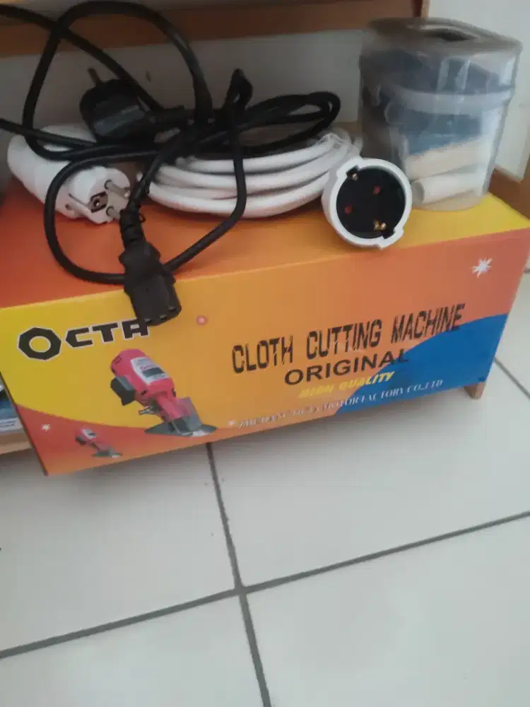 Mesin potong kain Octa 2-4 inci