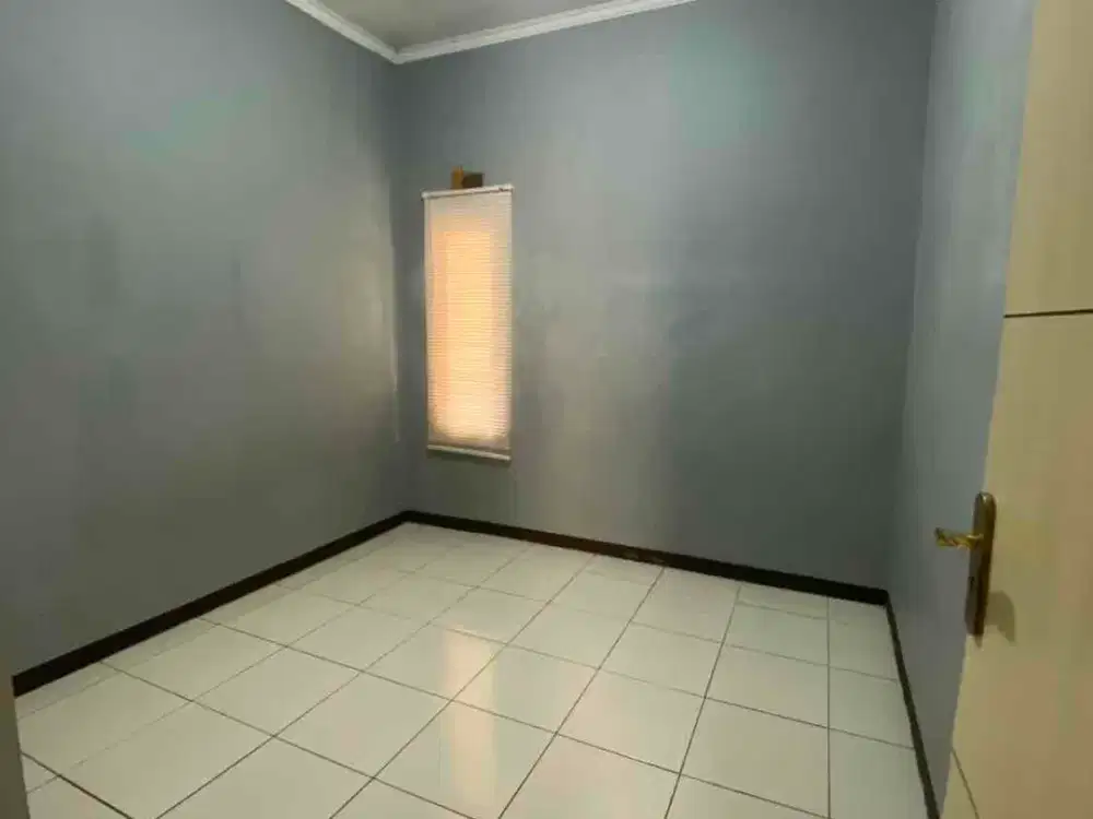 JUAL / Sewa rumah
perum kencana ciganitri

LT 91
LB 48
2 KT
1 KM
Carport
Taman blk
1300 watt
Air jet pump
SHM

Rumah dalam cluster kuldesak
Hamya ada 15 rumah

hrg jual 700jt 
hrg sewa 30jt 

AG-LN