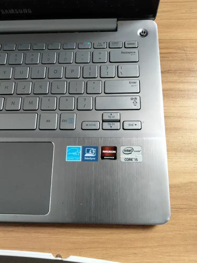 Jual cepat laptop Samsung core i5