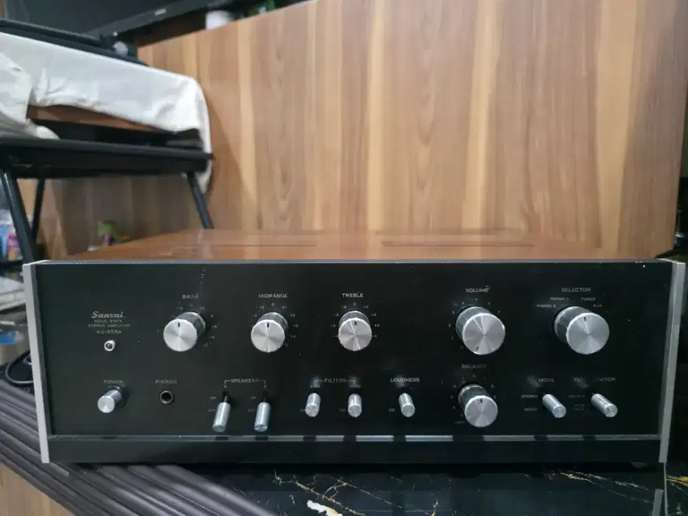 Amplifier sansui AU 555A