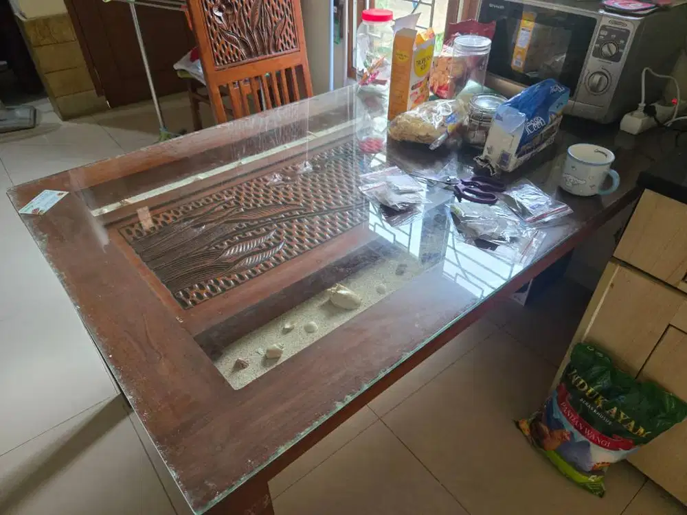 Meja Makan Jati