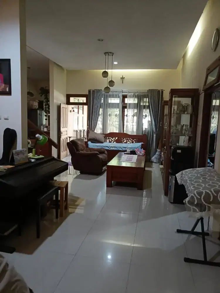 Dijual Rumah Tinggal strategis di daerah Banjarsari Solo Surakarta