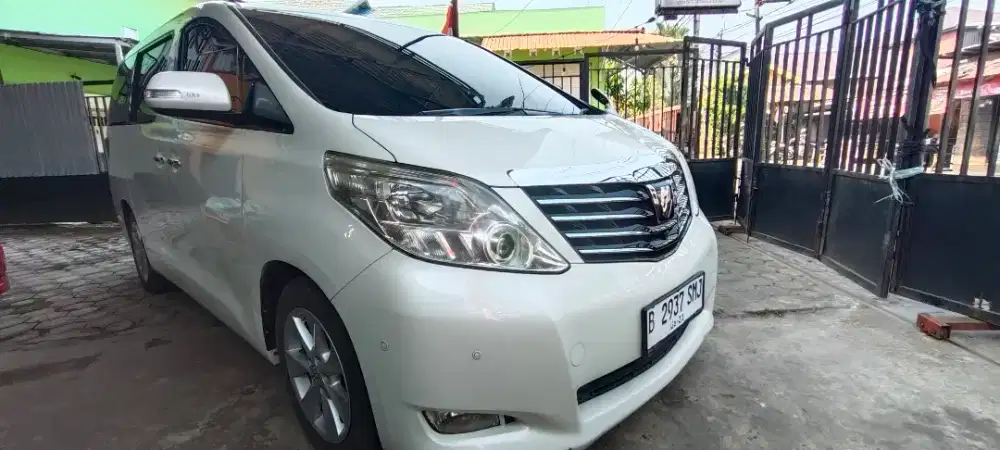Toyota aplhard tipe G 2.4 tahun 2011 autometic