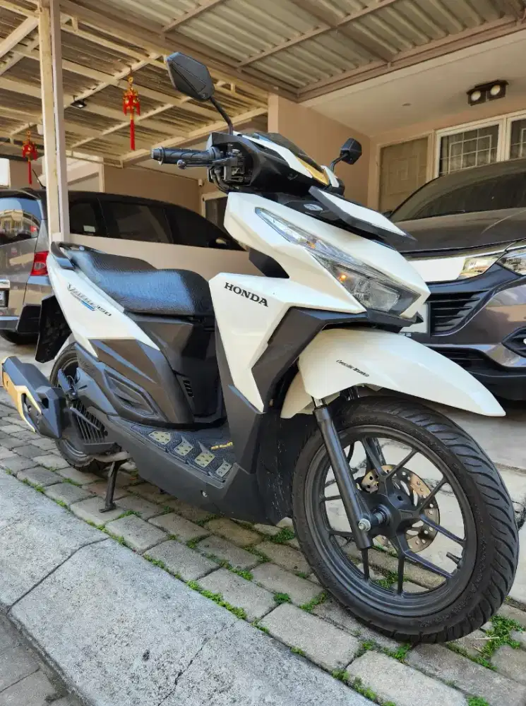DIJUAL Honda Vario 150 FI Tahun 2016 Warna Putih - Like New! KM 29.000