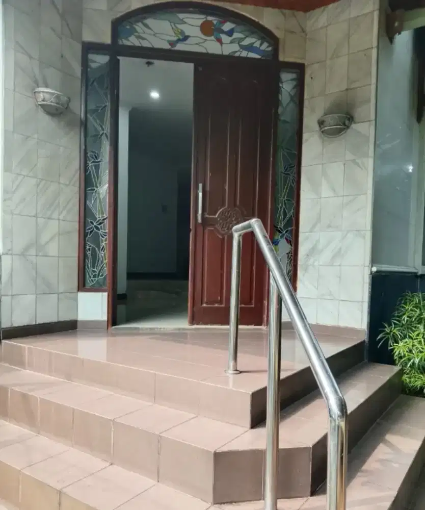 Sewa Rumah Perum Palem
Pondok Kelapa Jakarta Timur