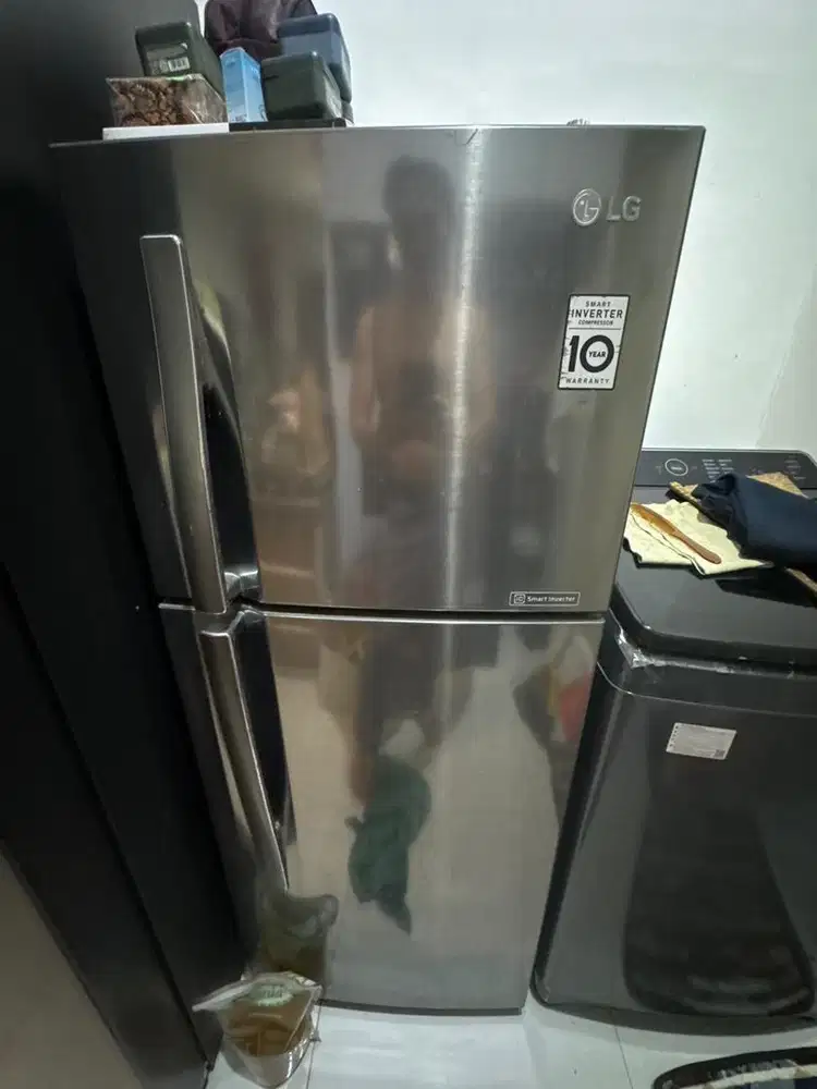 Di jual kulkas lg inverter barang bagus