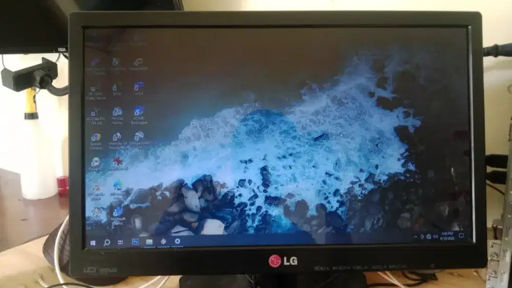 Komputer CPU Lenovo & Monitor LG