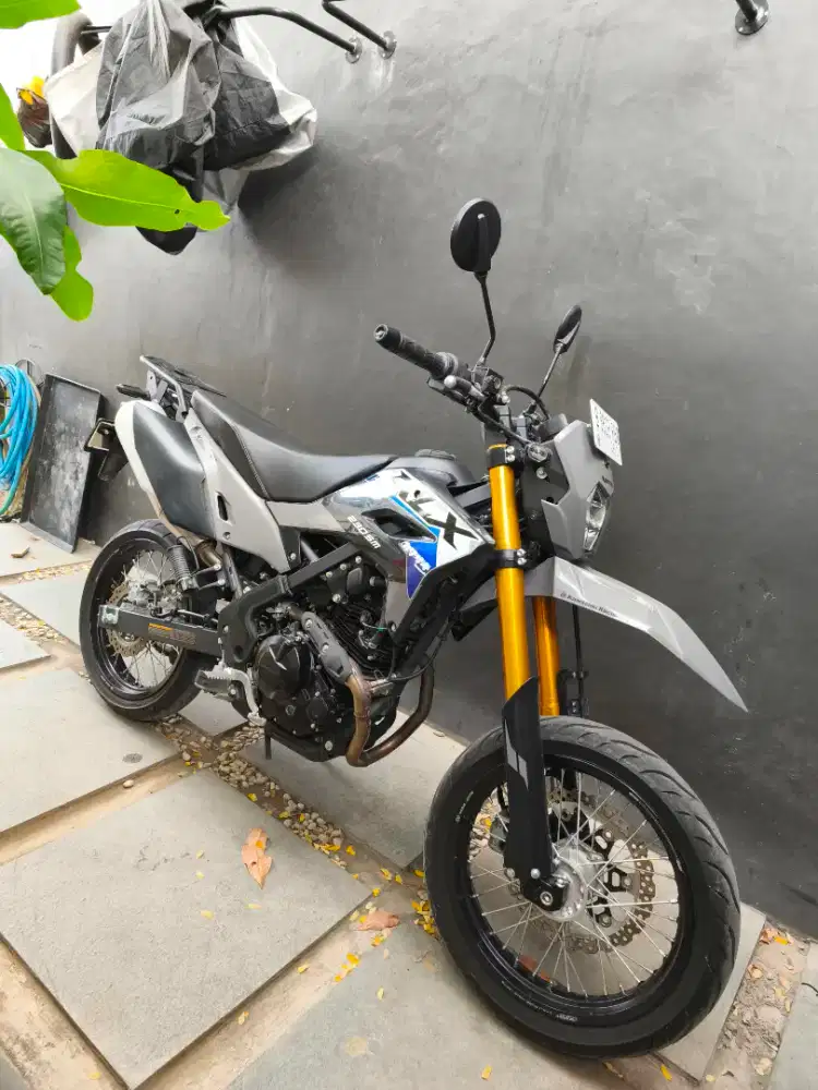 KLX 230 SM SE 2025 Low KM Gress