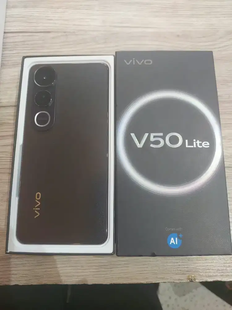 Vivo V50 lite 4G 8/256gb lengkap