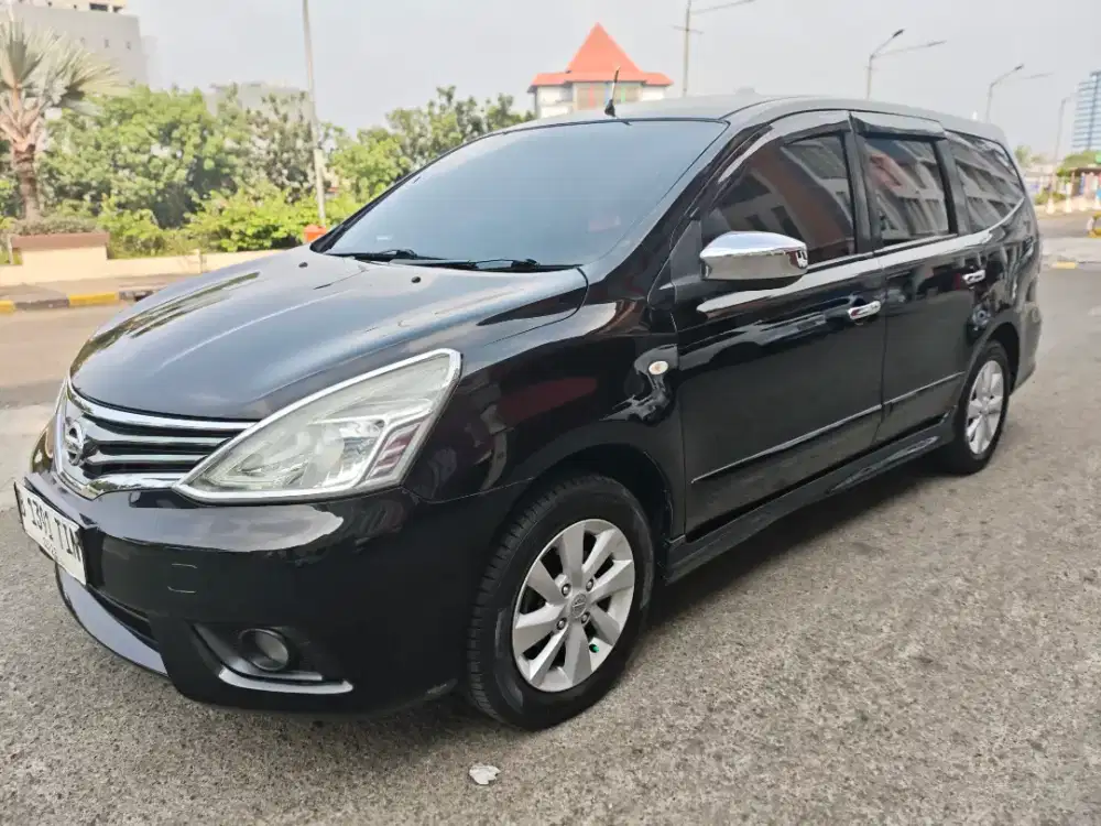GRAND LIVINA 1.5 SV AT 2015 TDP15jt Nissan GrandLivina Matic 2014