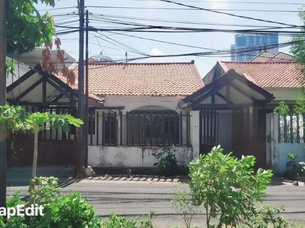 Rumah Usaha Bagus Area Komersial di Raya Manyar Kertoadi