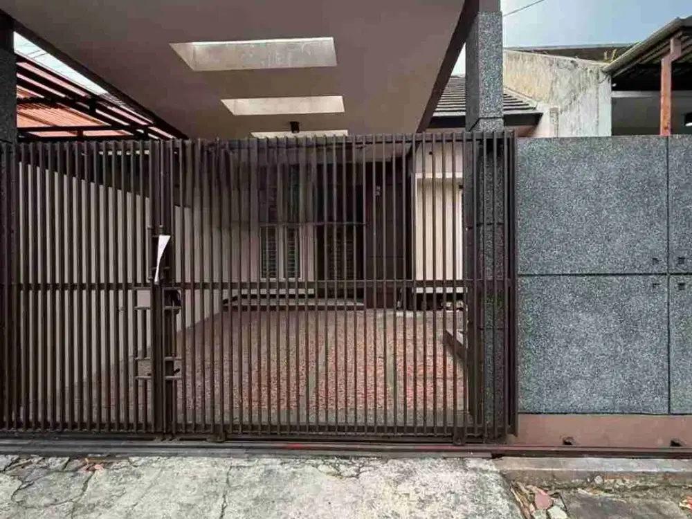 Dijual Rumah di Taman Kopo Indah III Blok E Patung Macan