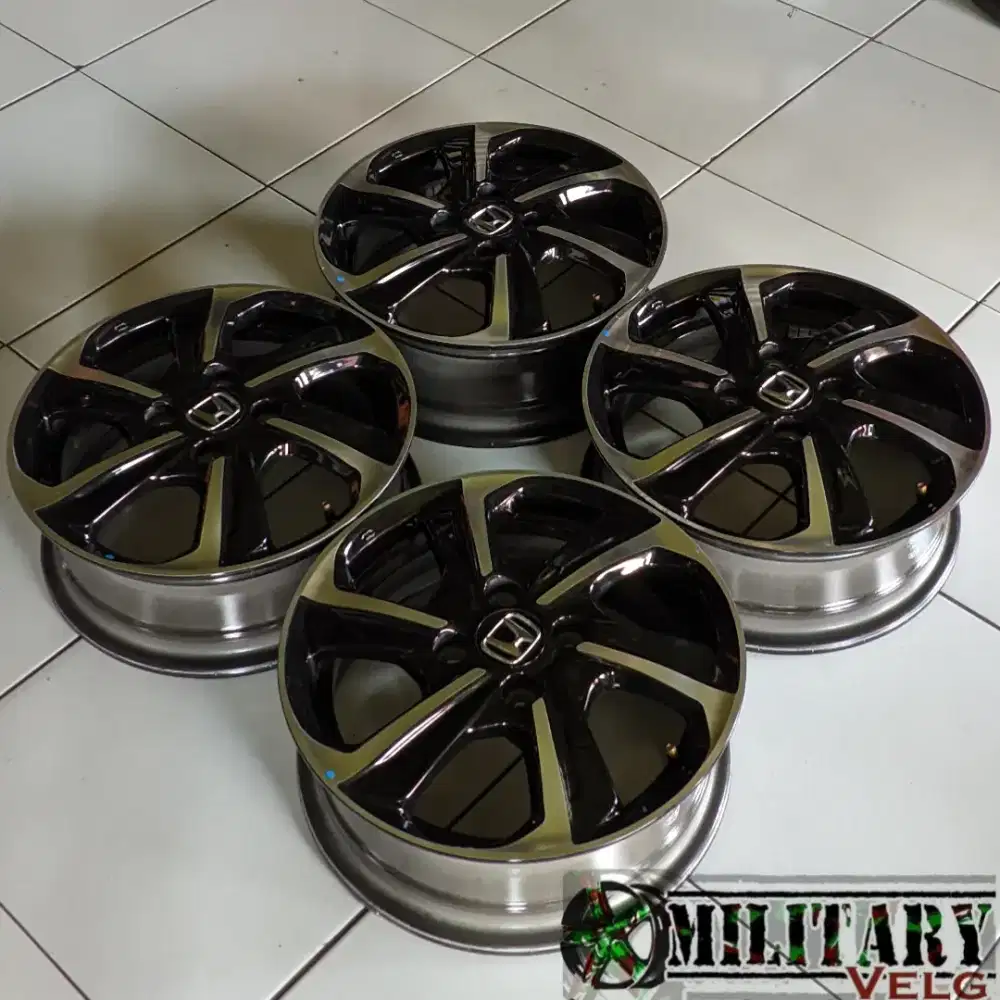 OEM Honda Brio R14 mulus