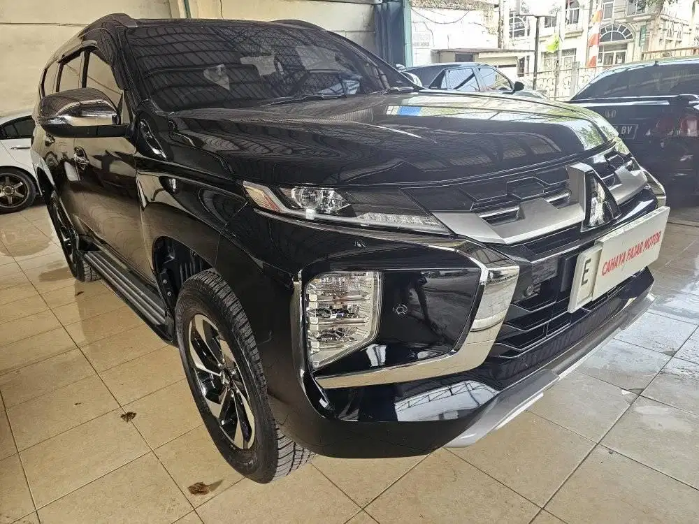 Mitsubishi Pajero Sport New Dakar 4x2 At 2025 Hitam model terbaru