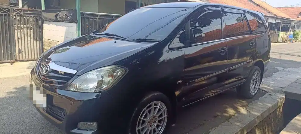 Toyota Kijang Innova 2011 Bensin