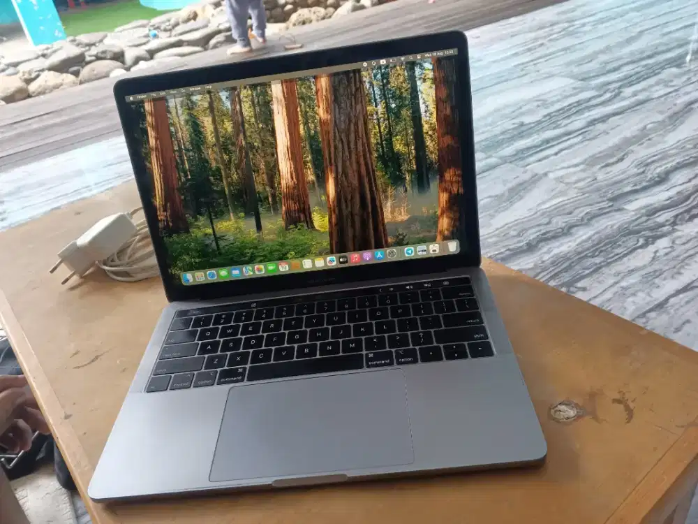 laptop Macbook pro i5 2019