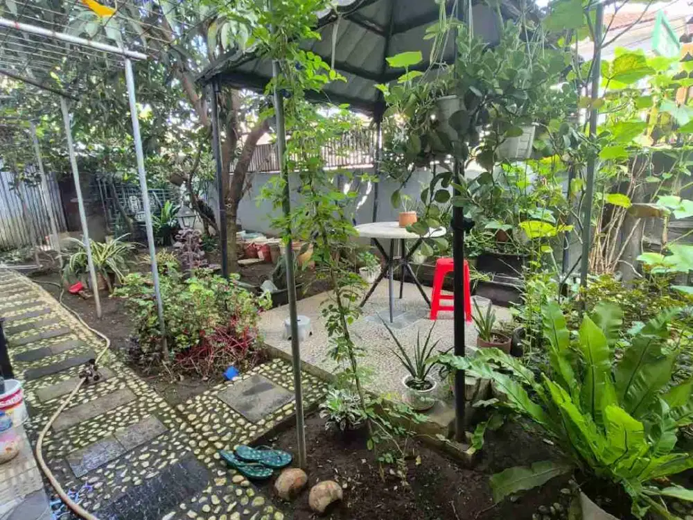 di kontrak kan rumah luas bisa untuk di jadikan kantor di Arcamanik dkt sport jabar