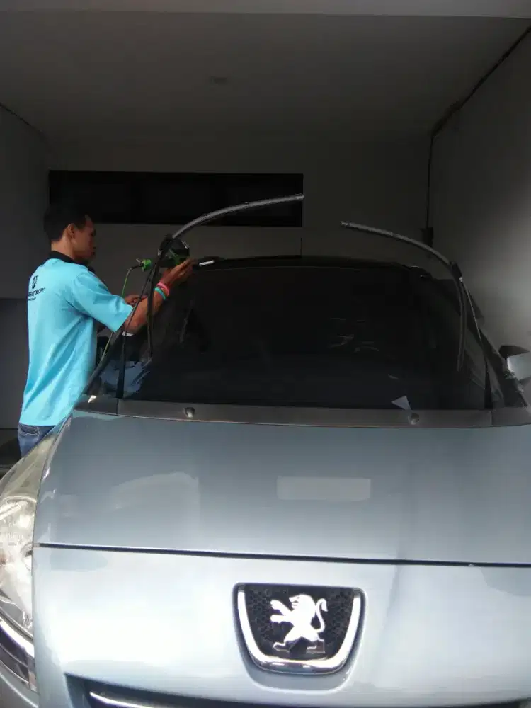 Kaca film mobil dan gedung