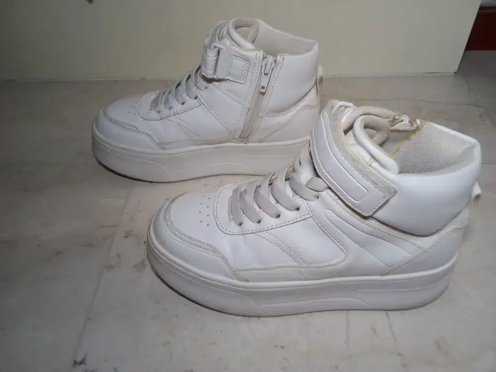 Zara anak sepatu