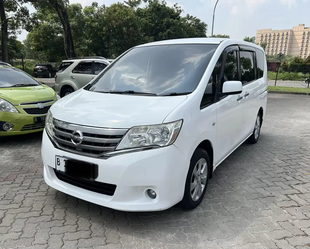 Nissan Serena X AT 2013 Putih Istimewa