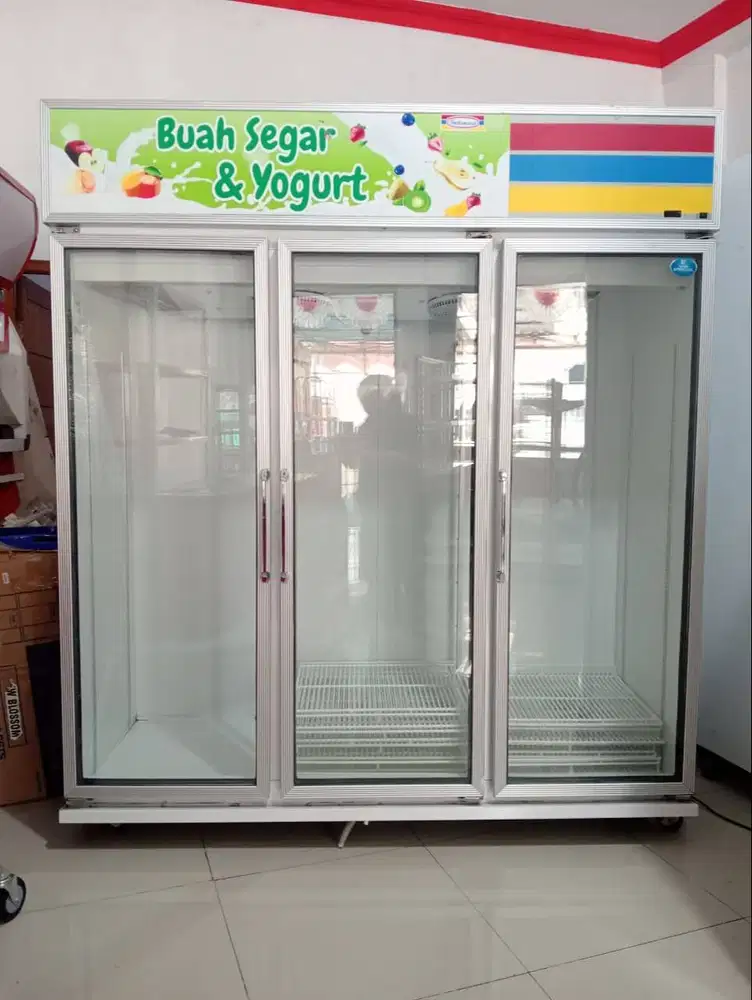 Showcase 3 pintu bekas murah sanden intercool ORI mulus