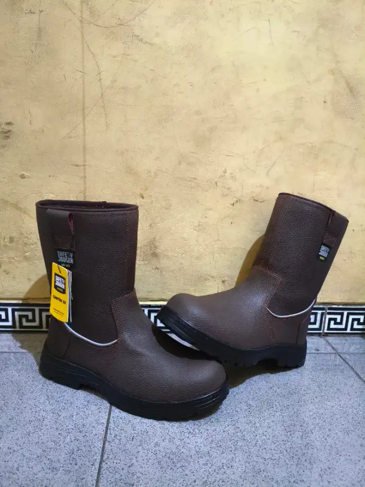 Sepatu Safety Jogger Baru