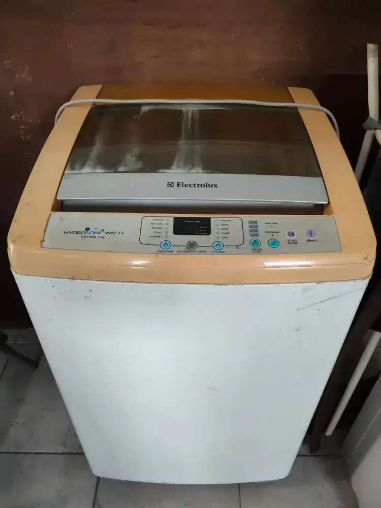 Mesin cuci Electrolux top loading
