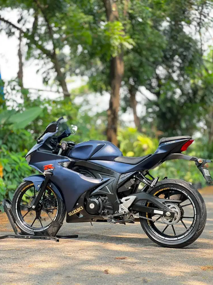 SUZUKI GSX 150R 2019 BIRU KM 12K PAJAK PANJANG KAYAK BARU
