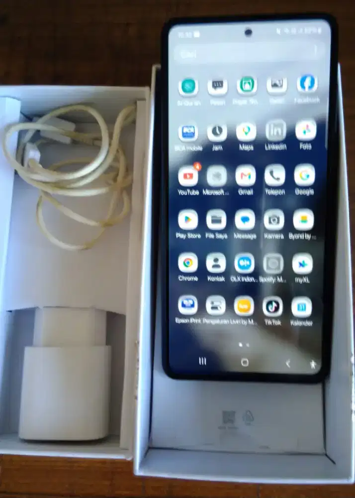 Samsung a72 4g (8/128)
