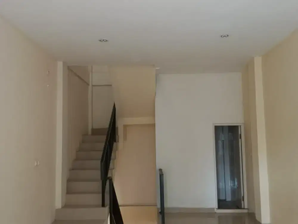 DIJUAL Ruko Gandeng 3 Lantai dengan Lokasi yang Strategis yang Cocok untuk Usaha dan Office di Tanjung Priok