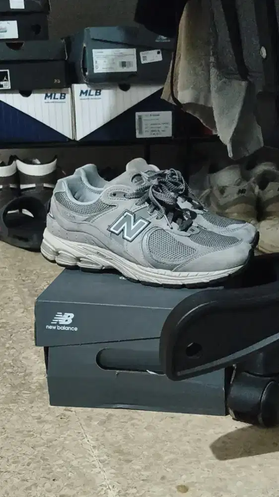 new balance NB 2002r sepatu