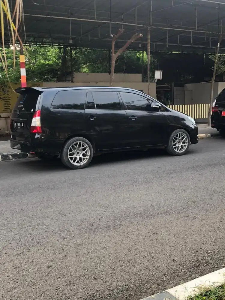 Di jual innova 2005 metik