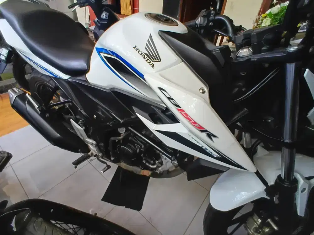 Motor Honda cb150r