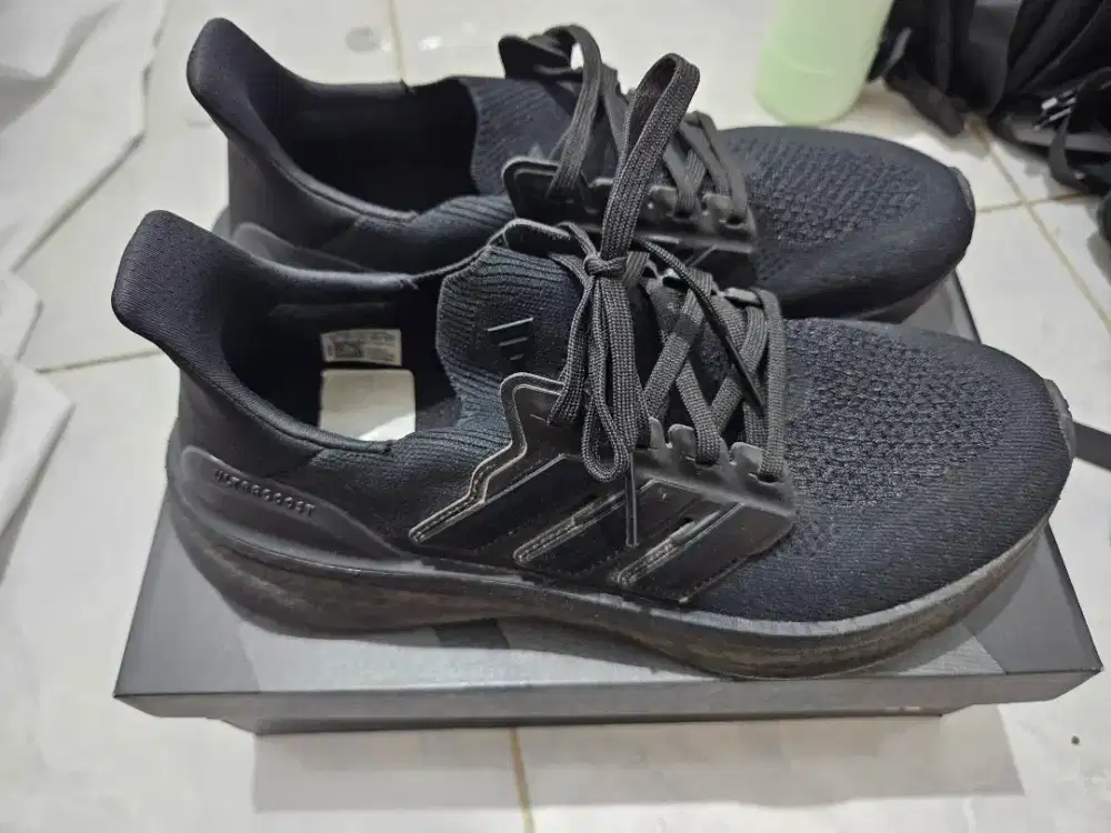 Sepatu Adidas Ultraboost 5 Black