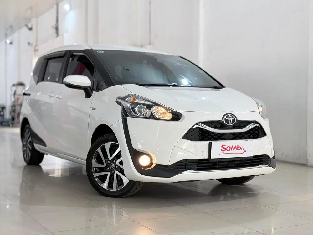SUPER ISTIMEWA LIKE NEW !! TOYOTA SIENTA V 1.5 CVT 2021