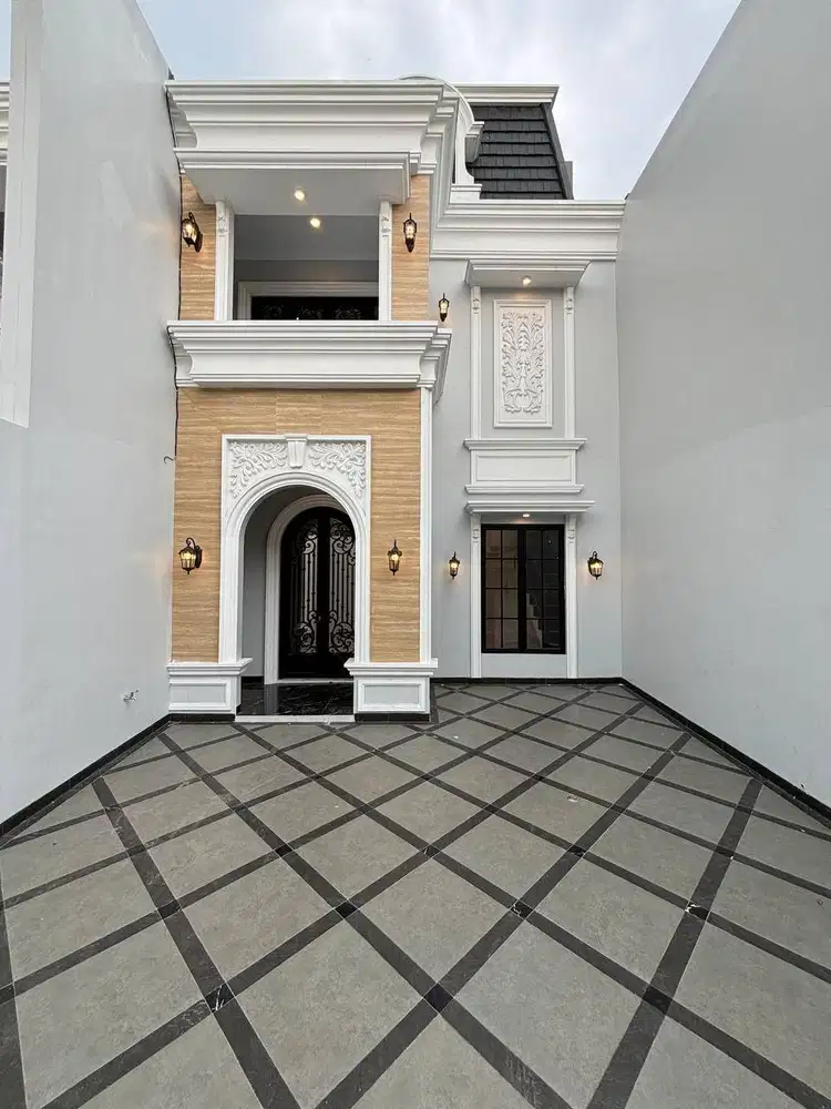 HOT SALE!!! Rumah Dijual di Jagakarsa, LB 210 m² dengn Carport 2 Mobil