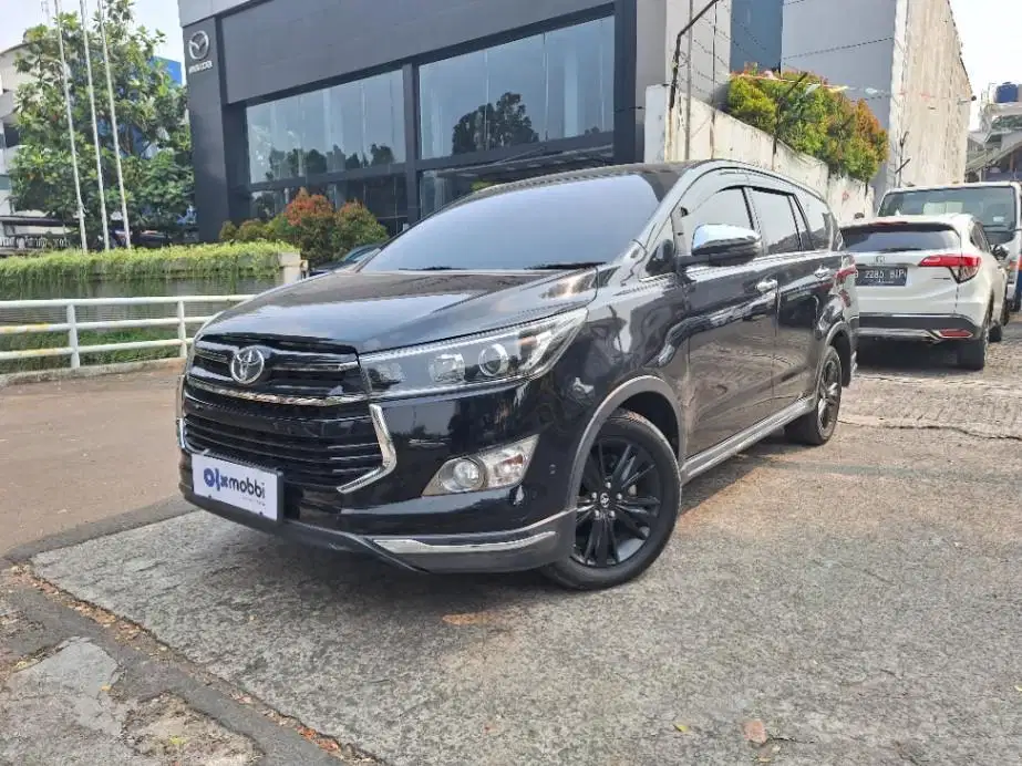 LOW DP Toyota Kijang Innova 2.4 Venturer Solar-AT 2019 UOC