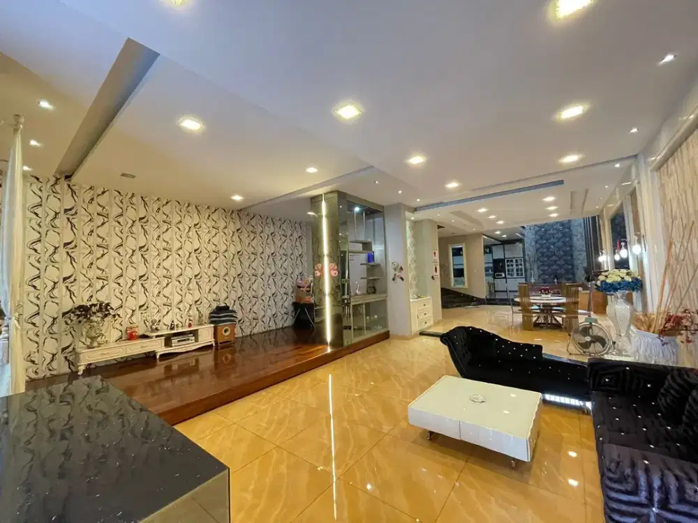 Villa Lux di Komplek Jati Residence ( Boulevard )