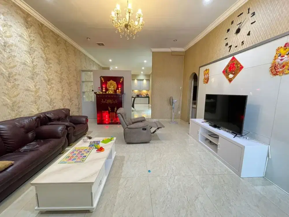 Villa di Komplek Cemara Hijau