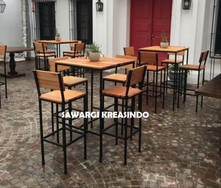 Meja Kursi Bar Rangka Besi untuk Cafe & Restoran