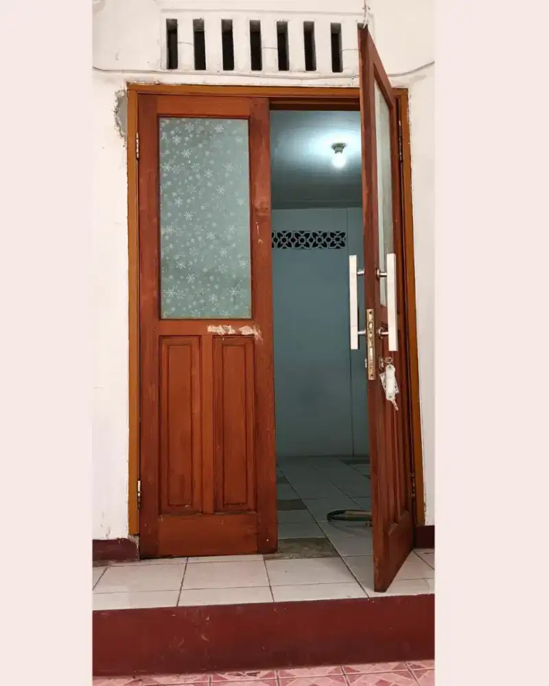 Disewakan rumah murah tebet (gudang peluru)